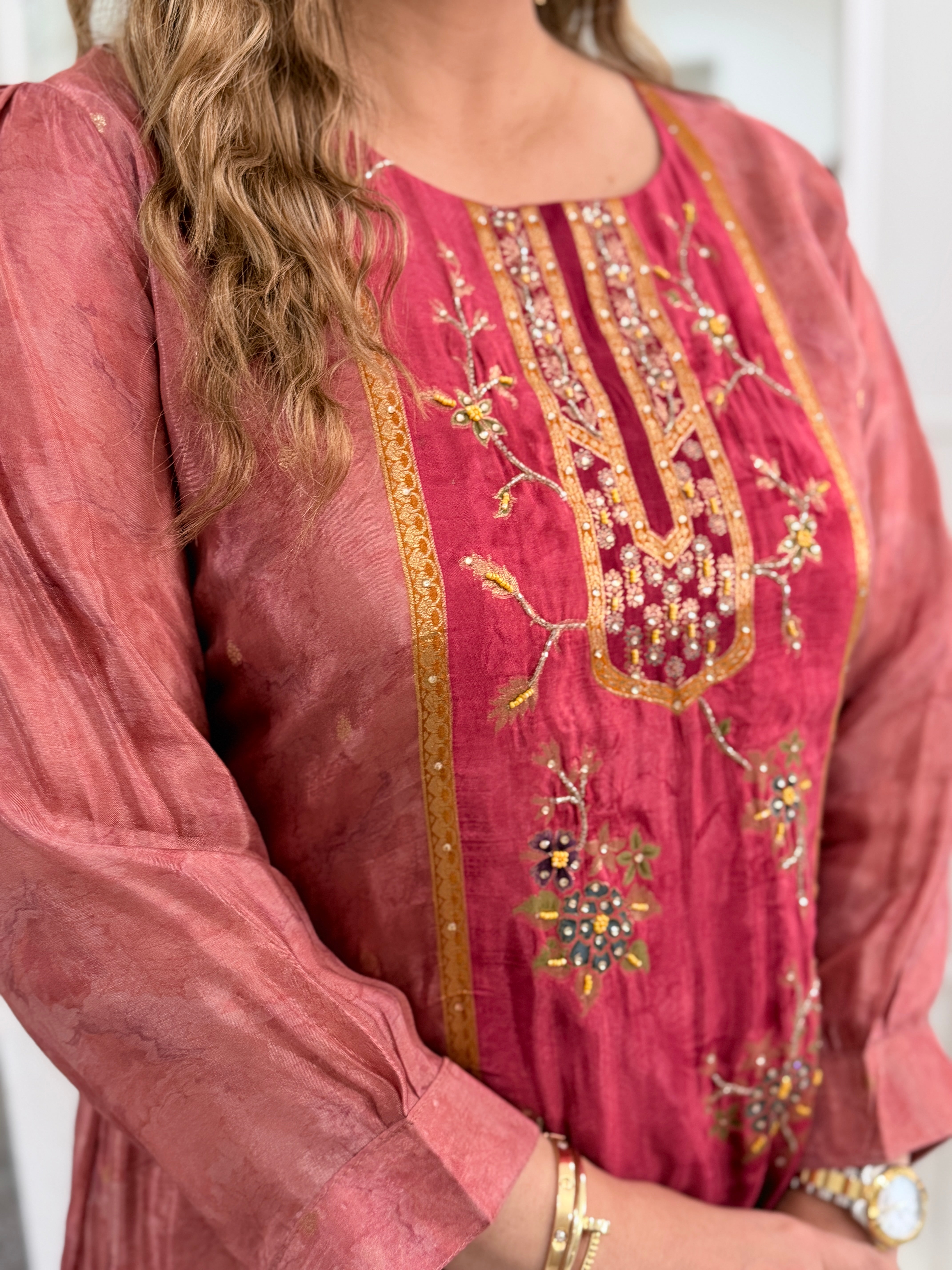 Rust Embroidered Kurta with Floral Details - Coordset (4)