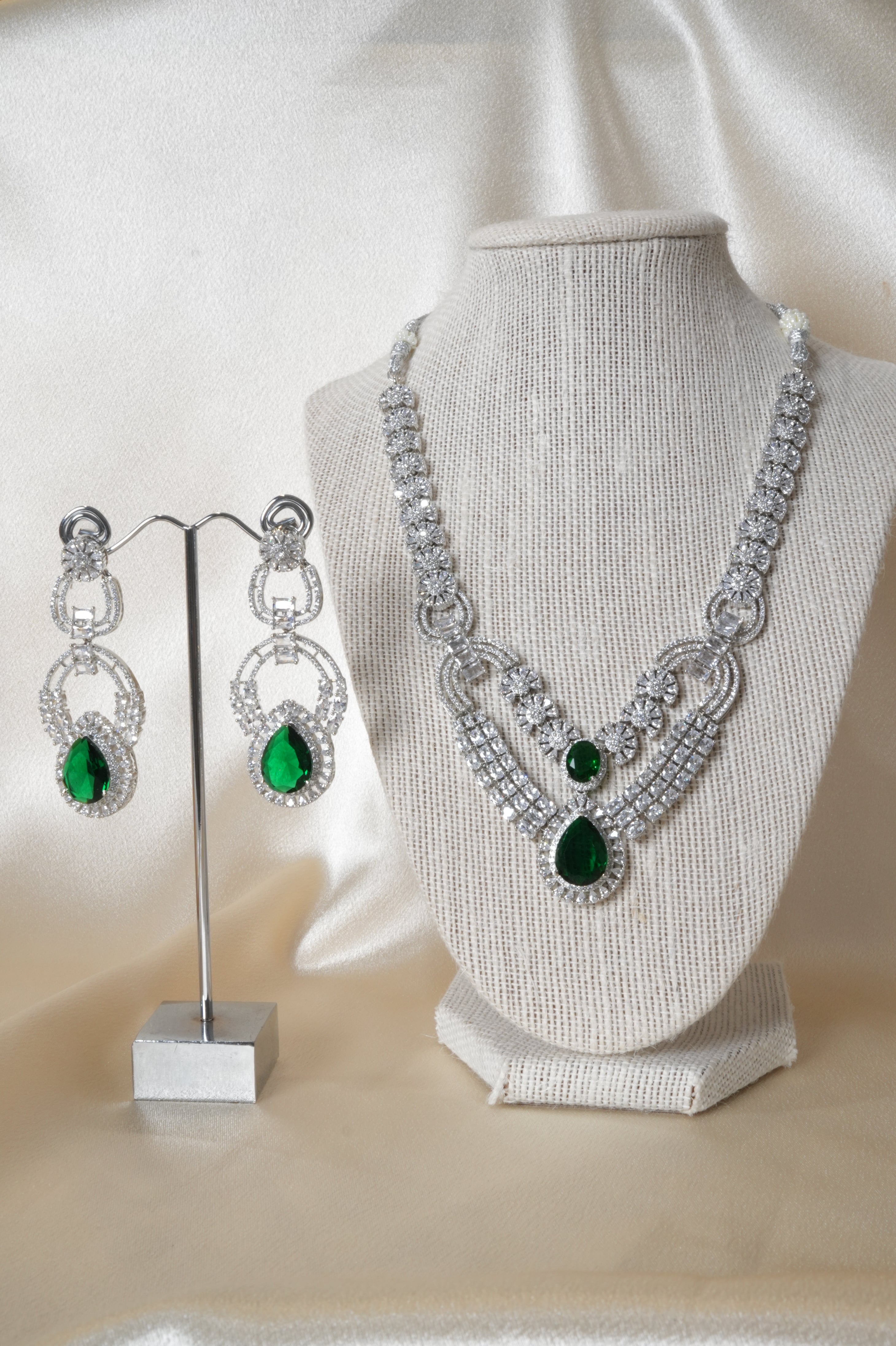 Neckpieces & Earring Set