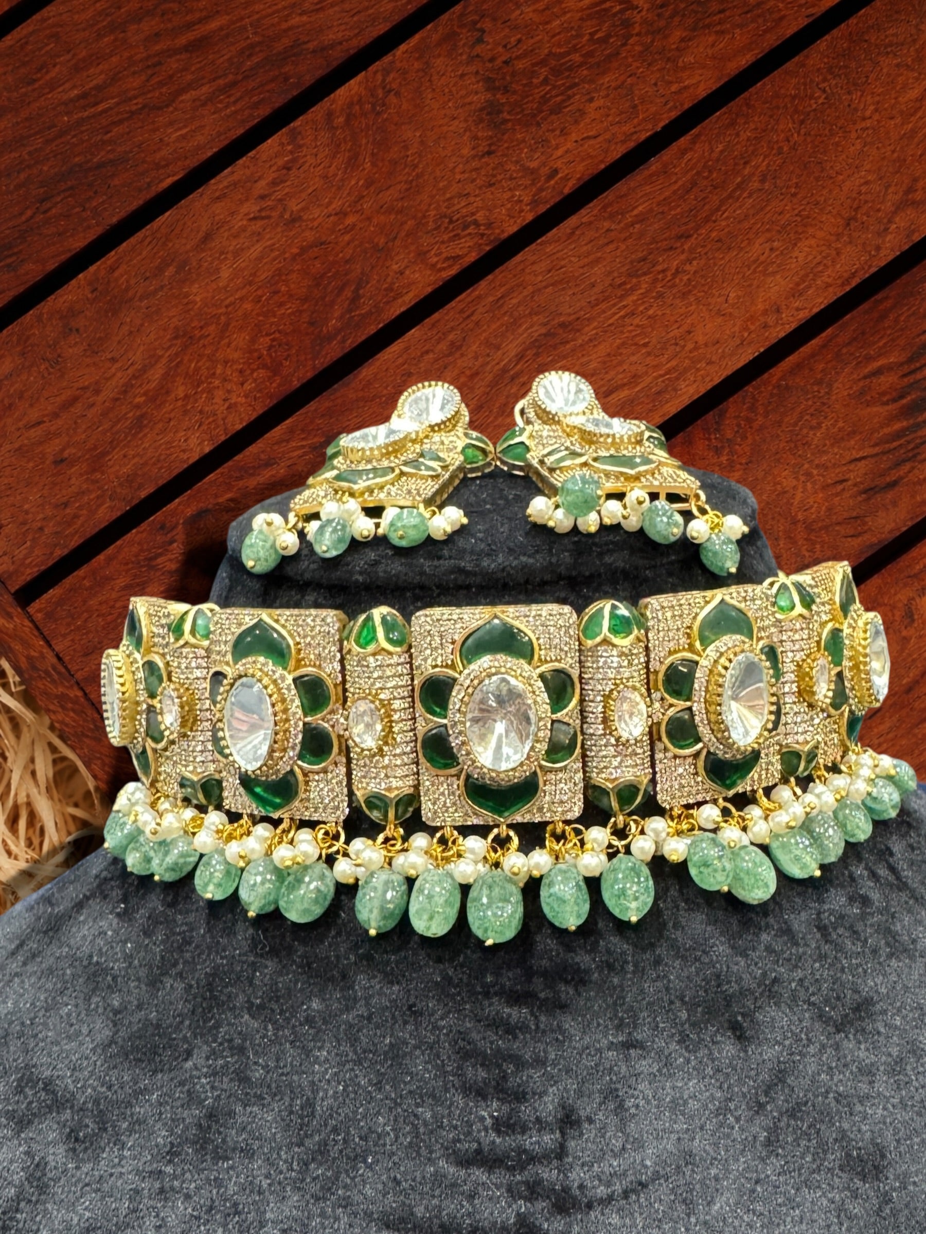 Green Gold Necklace with Earrings