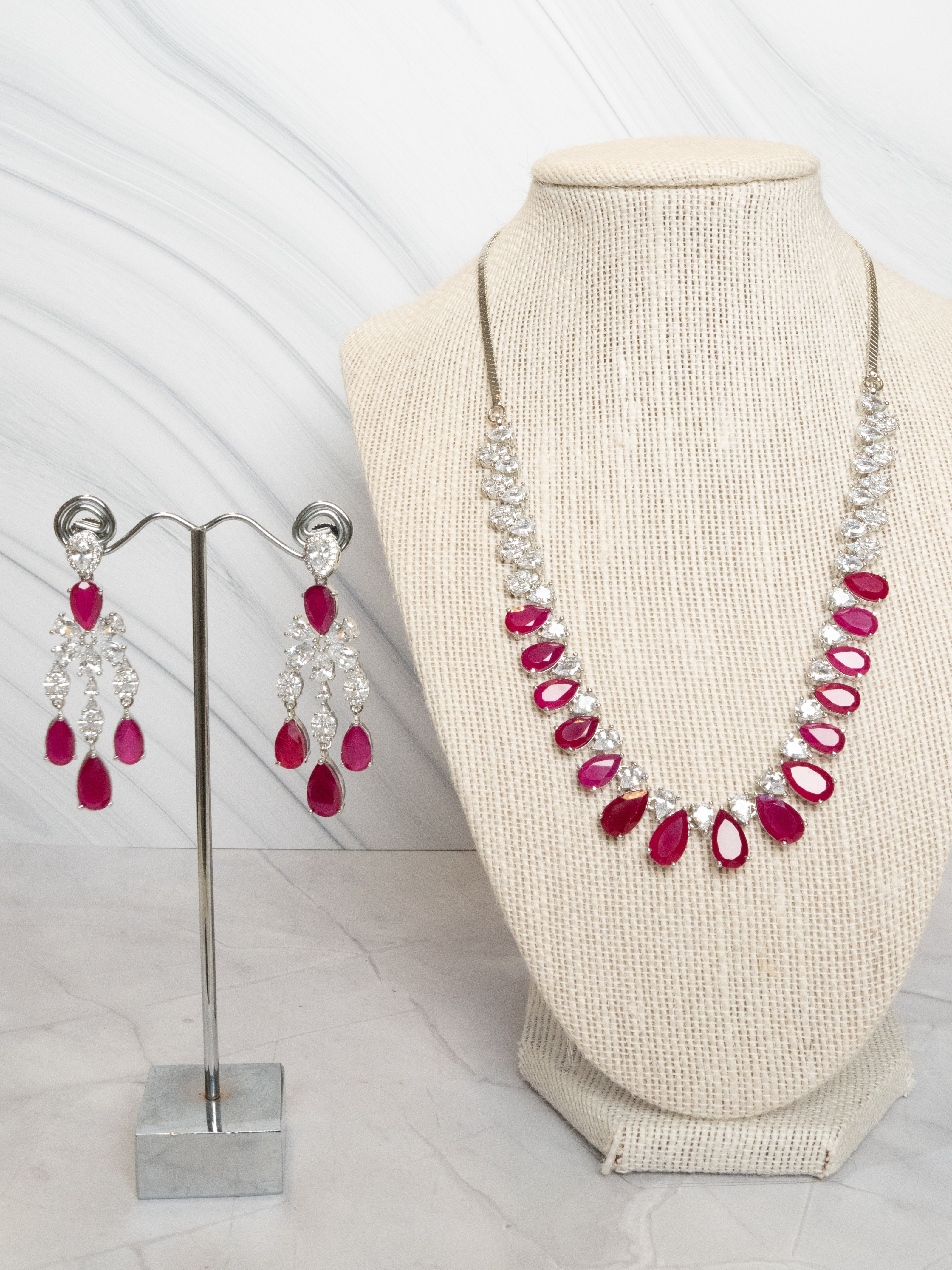 Earring and Neckpiece Set
