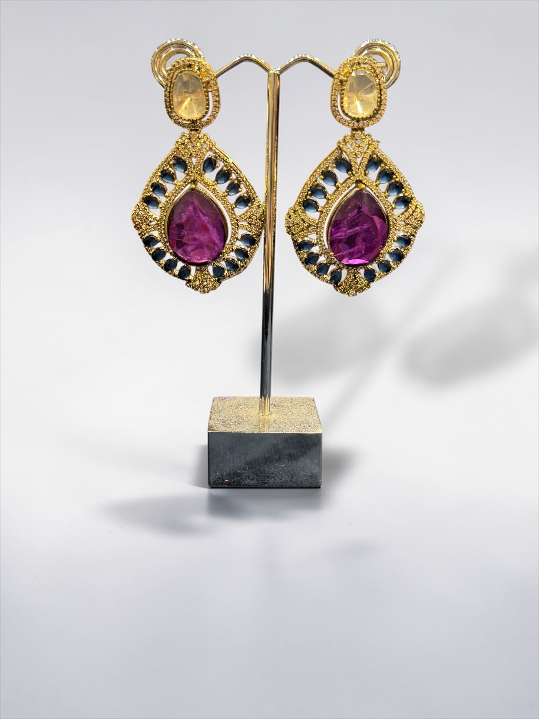 Elegant Purple and Gold Jewelry Set - Neckpieces & Earring Set (2)
