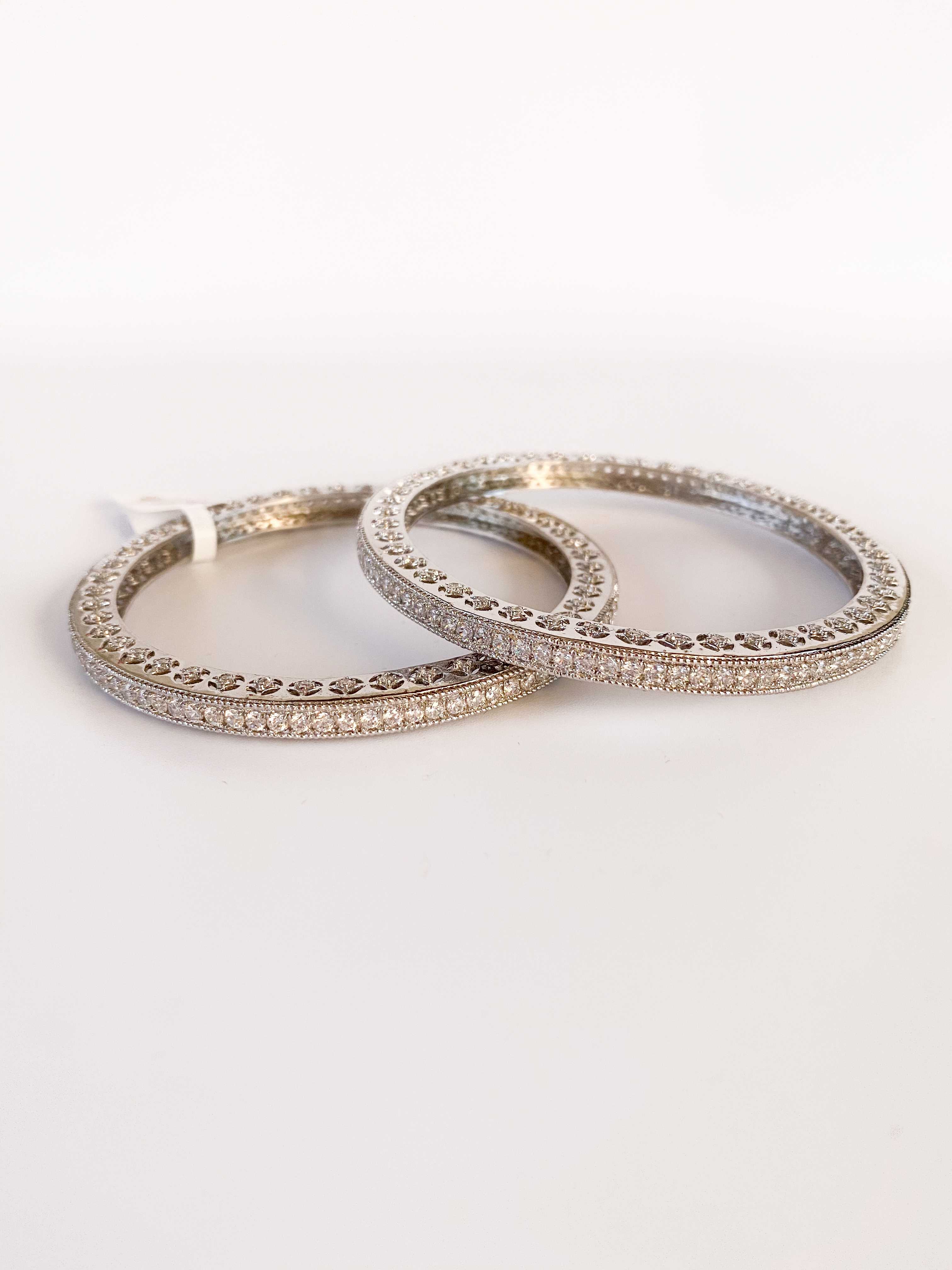 Slim Silver stone bangle - available size 2.8