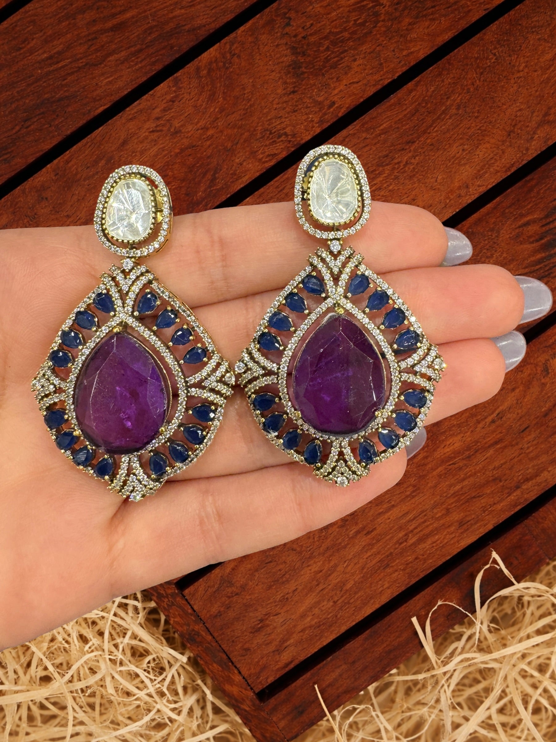 Elegant Purple and Gold Jewelry Set - Neckpieces & Earring Set (3)