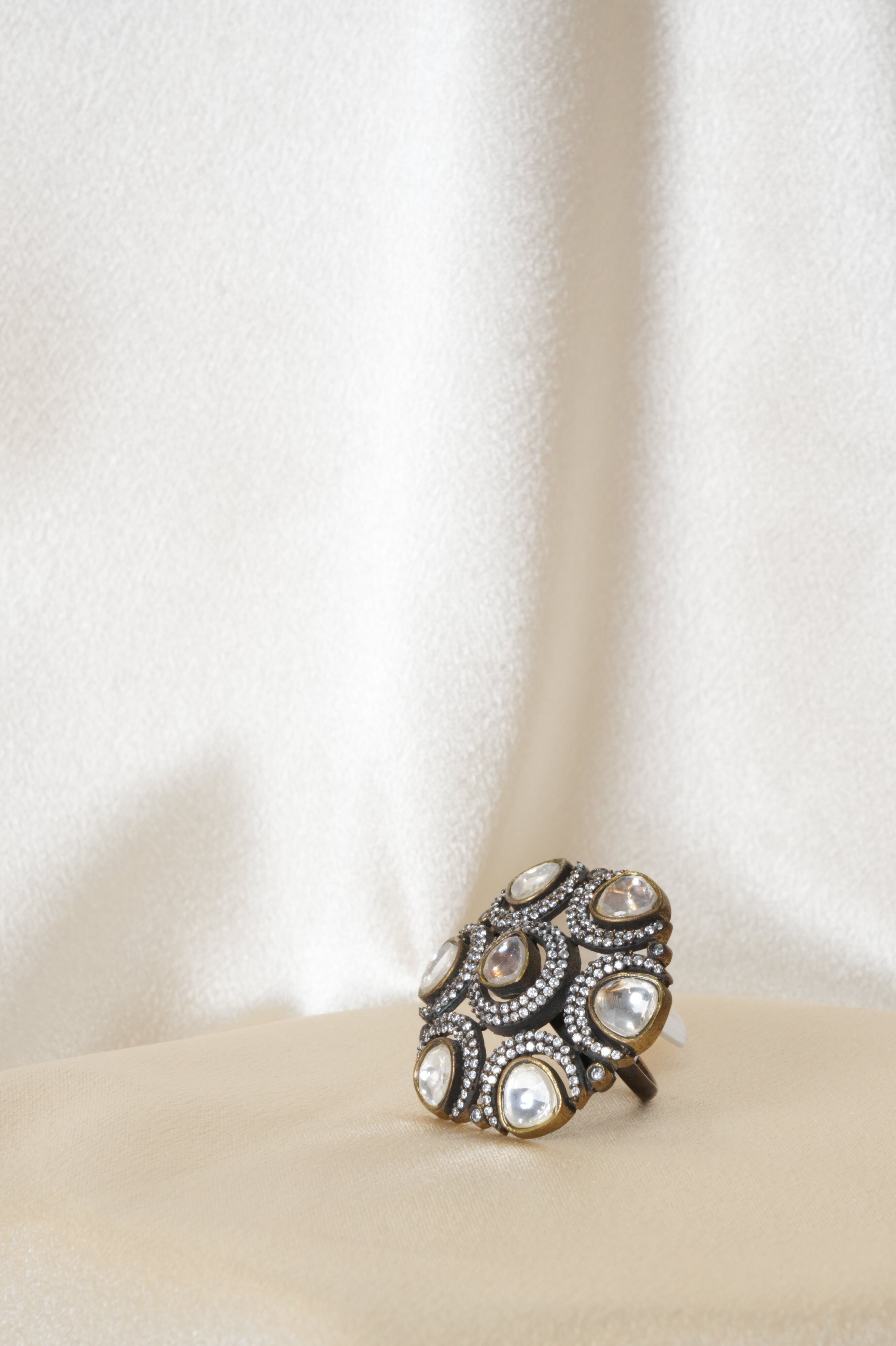 Elegant Antique Gold Gemstone Ring - Rings