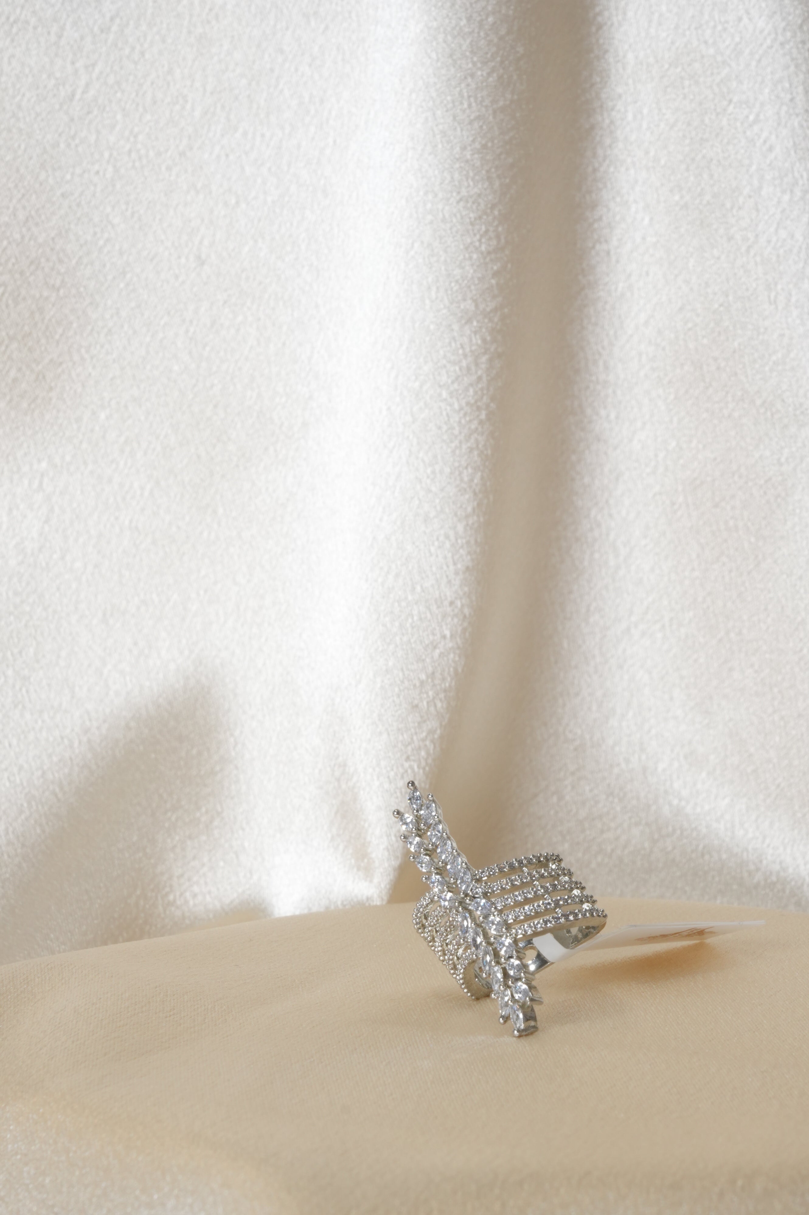 Elegant Silver Crystal Ring - Rings
