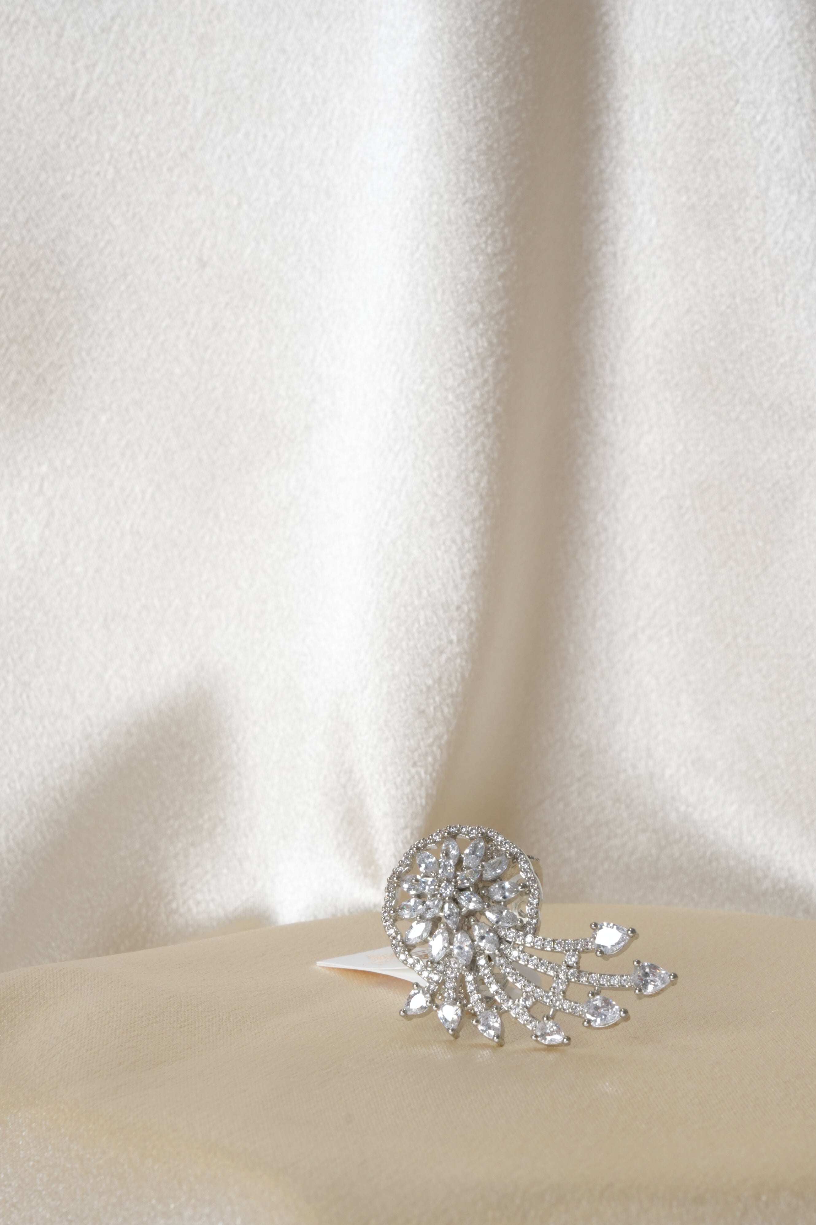 Elegant Silver Crystal Ring - Rings