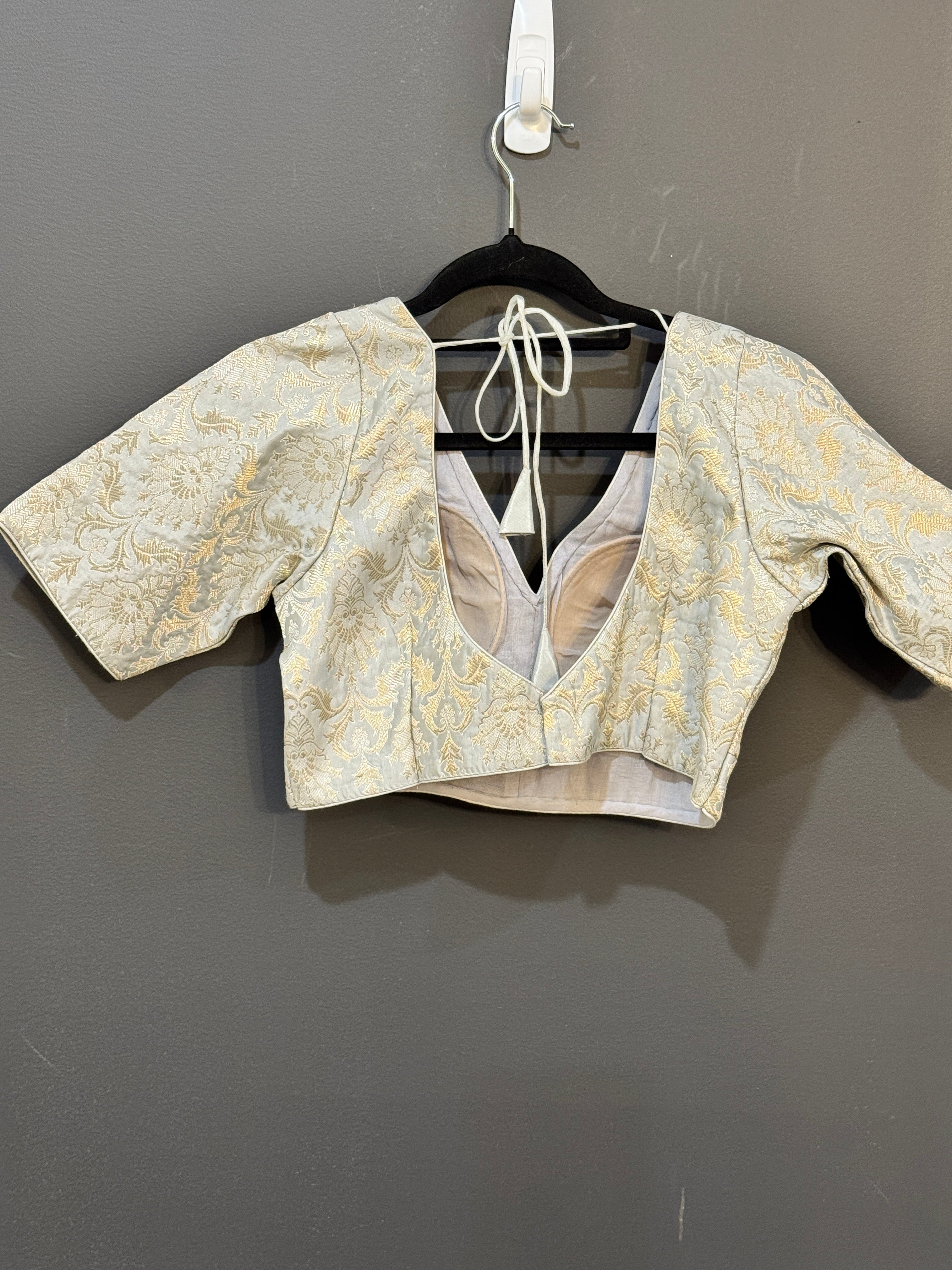 Gold Patterned V-Neck Blouse - Blouse (2)