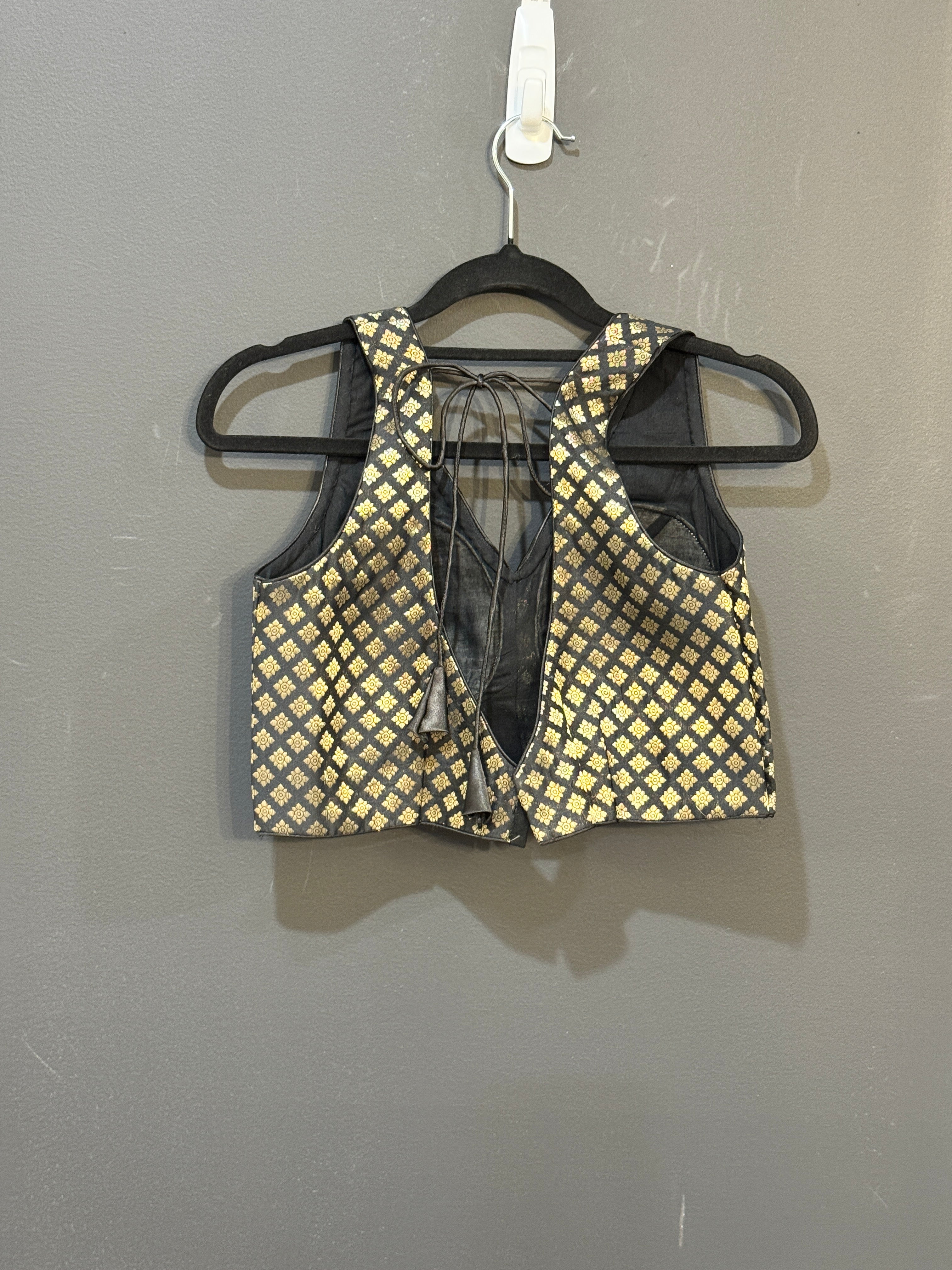 Elegant Black and Gold Patterned Blouse - Blouse (2)