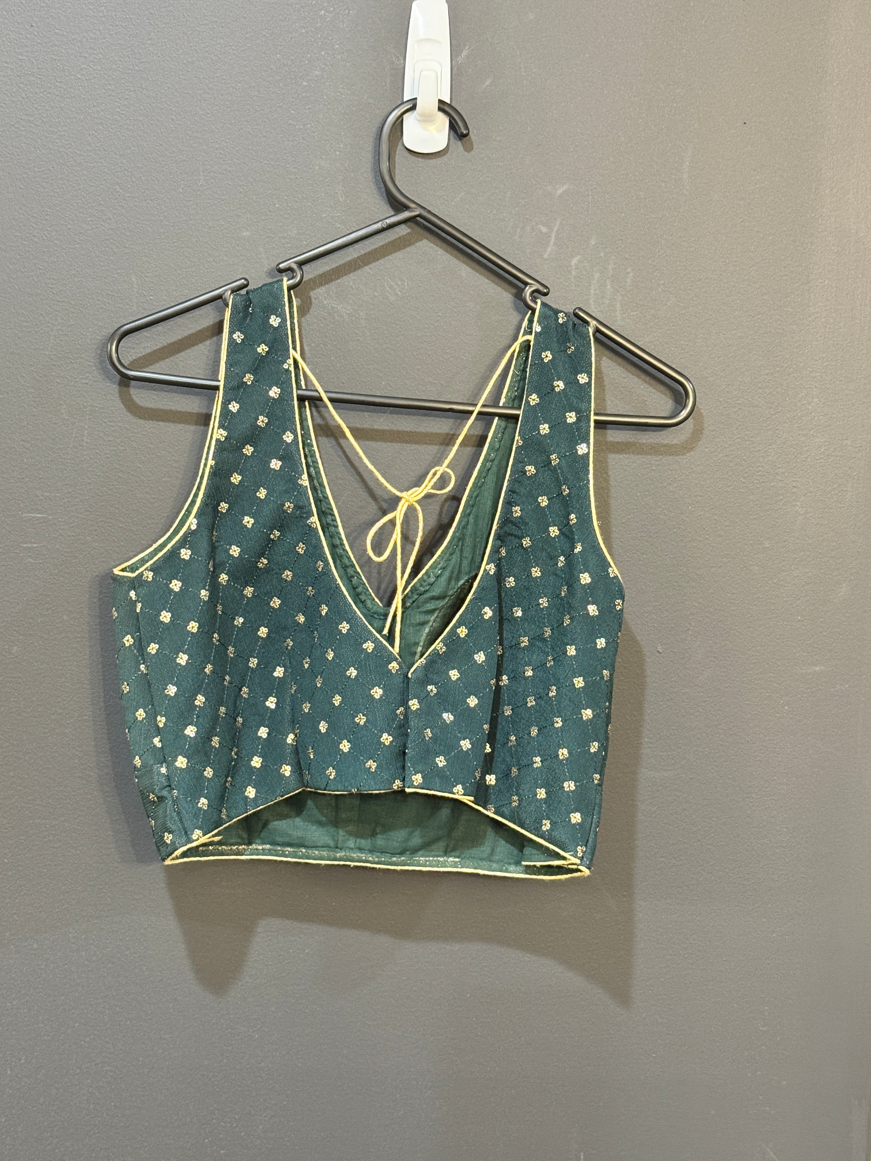 Elegant Green Diamond Pattern Blouse - Blouse (2)