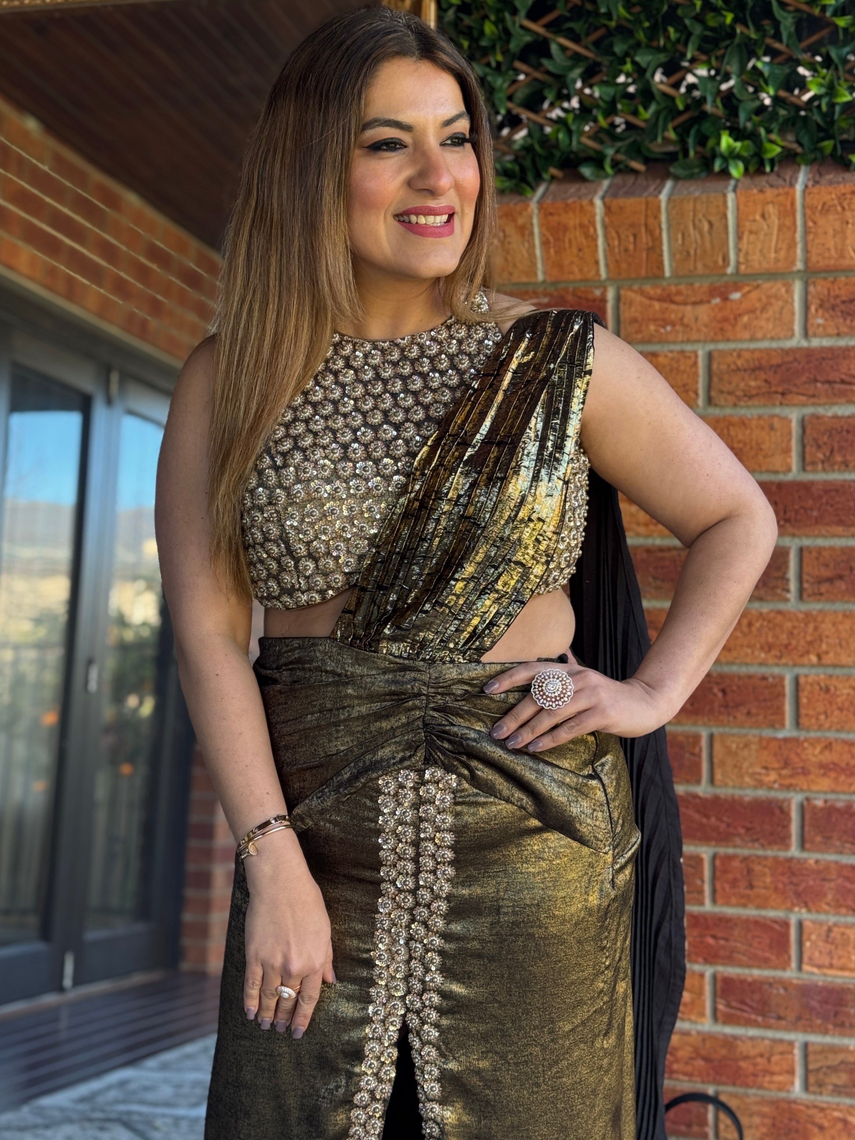 Elegant Gold and Black Party Saree - Saree (2)