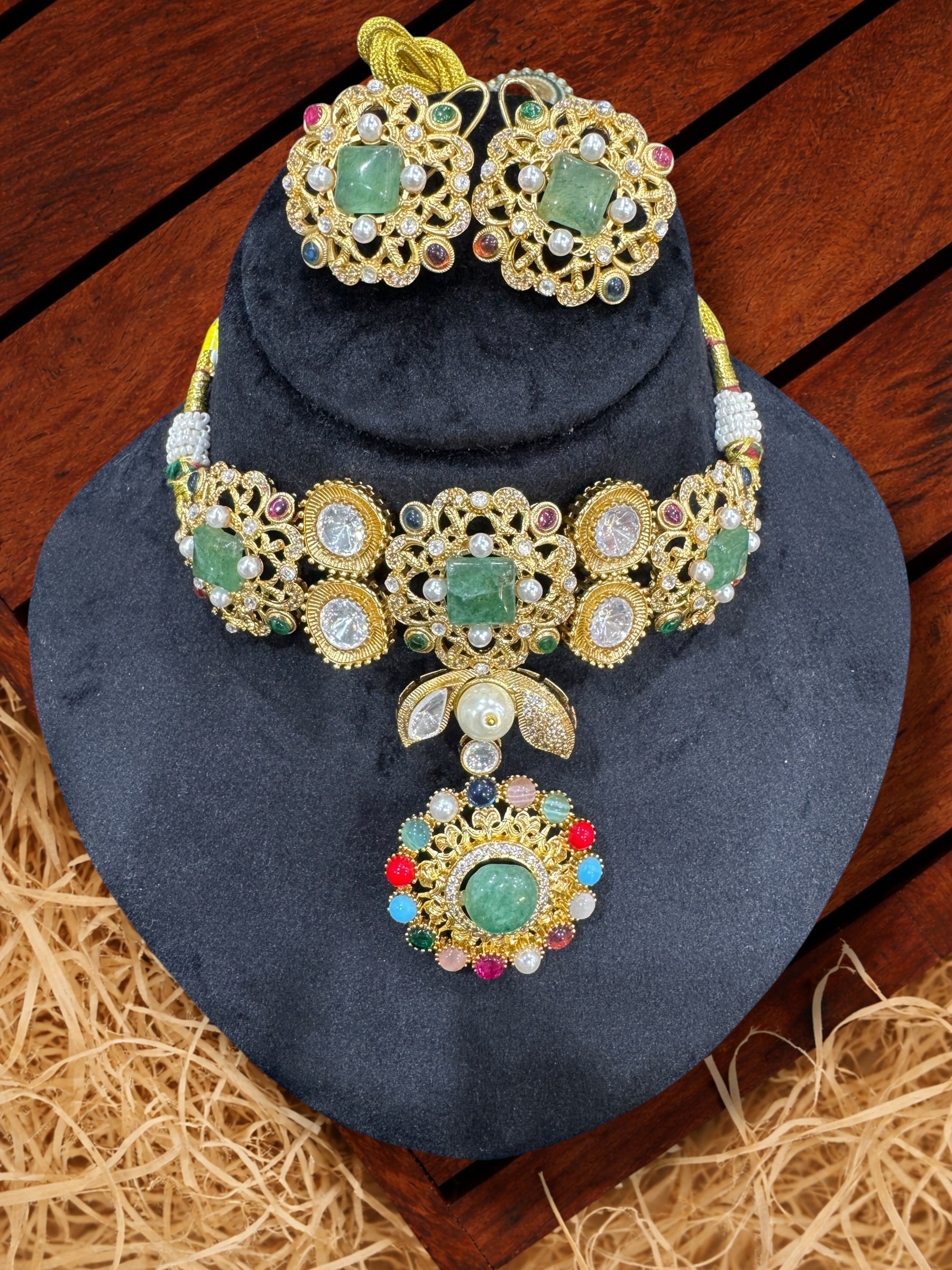 Elegant Gold-Tone Multicolor Necklace Set - Neckpieces & Earring Set (2)