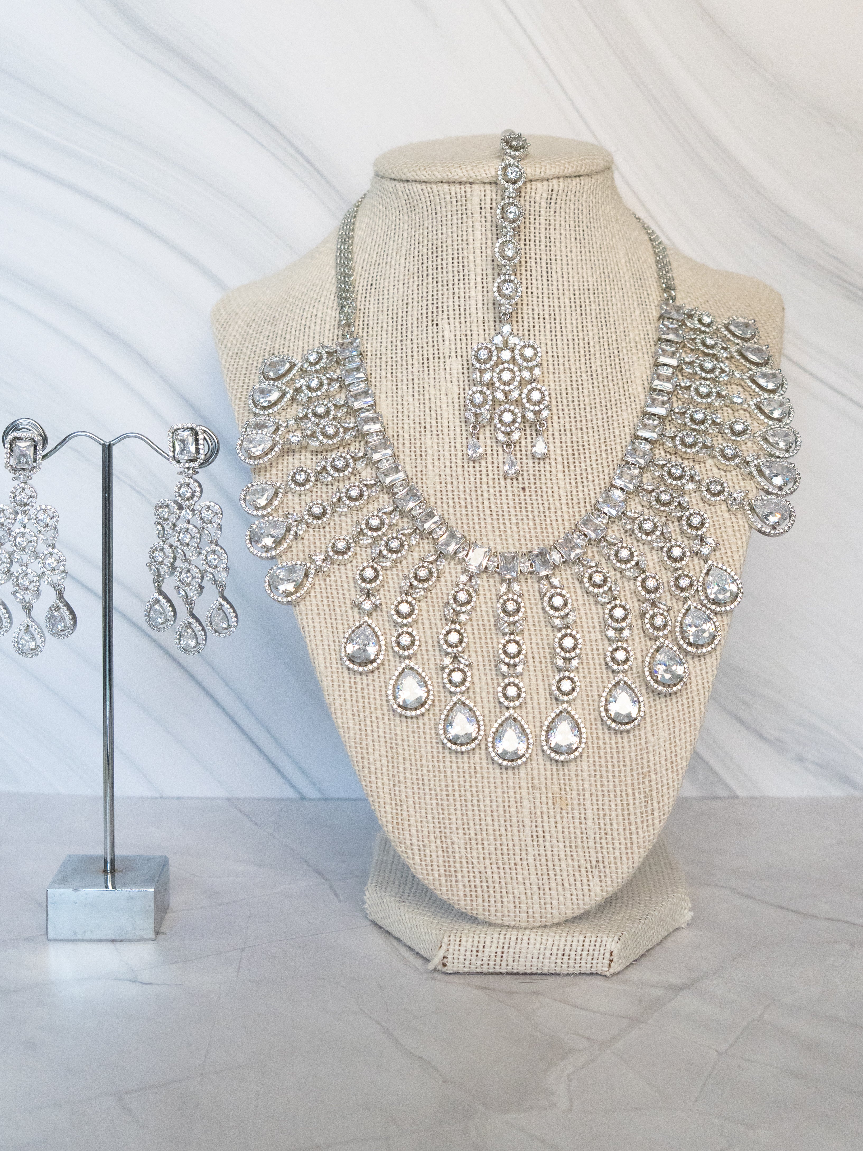 Earring and Neckpiece Set