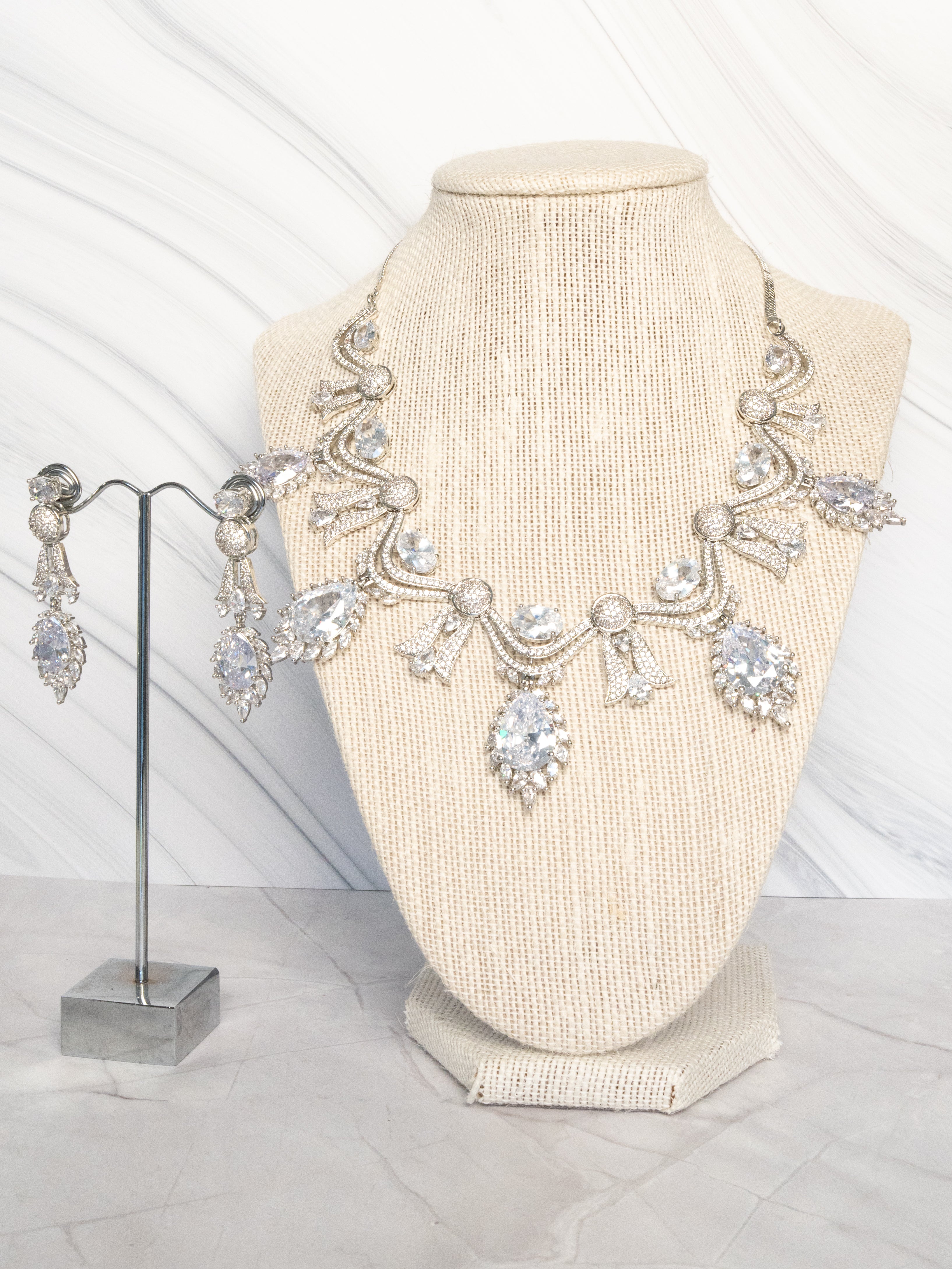 Earring and Neckpiece Set