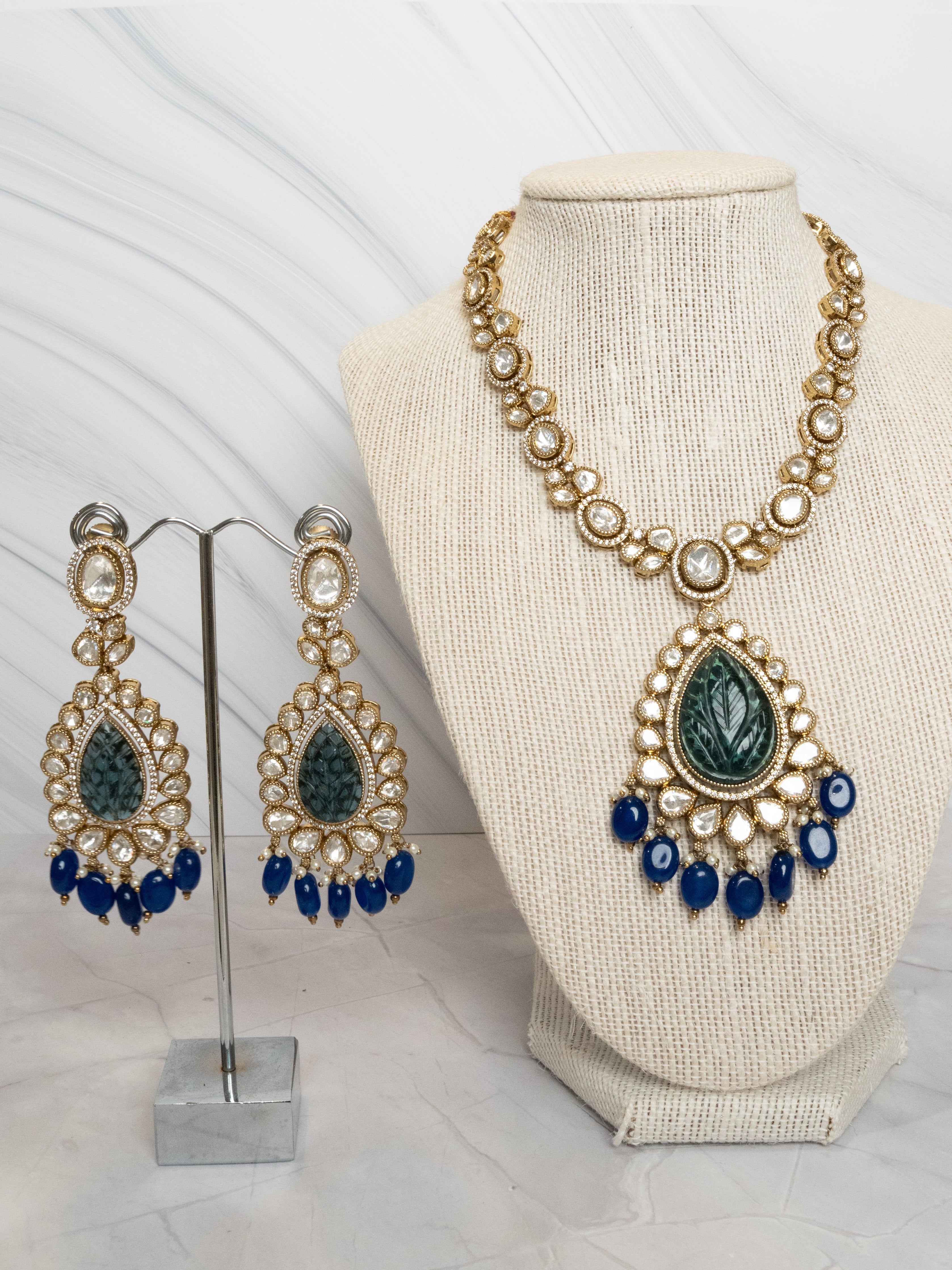 Earring and Neckpiece Set