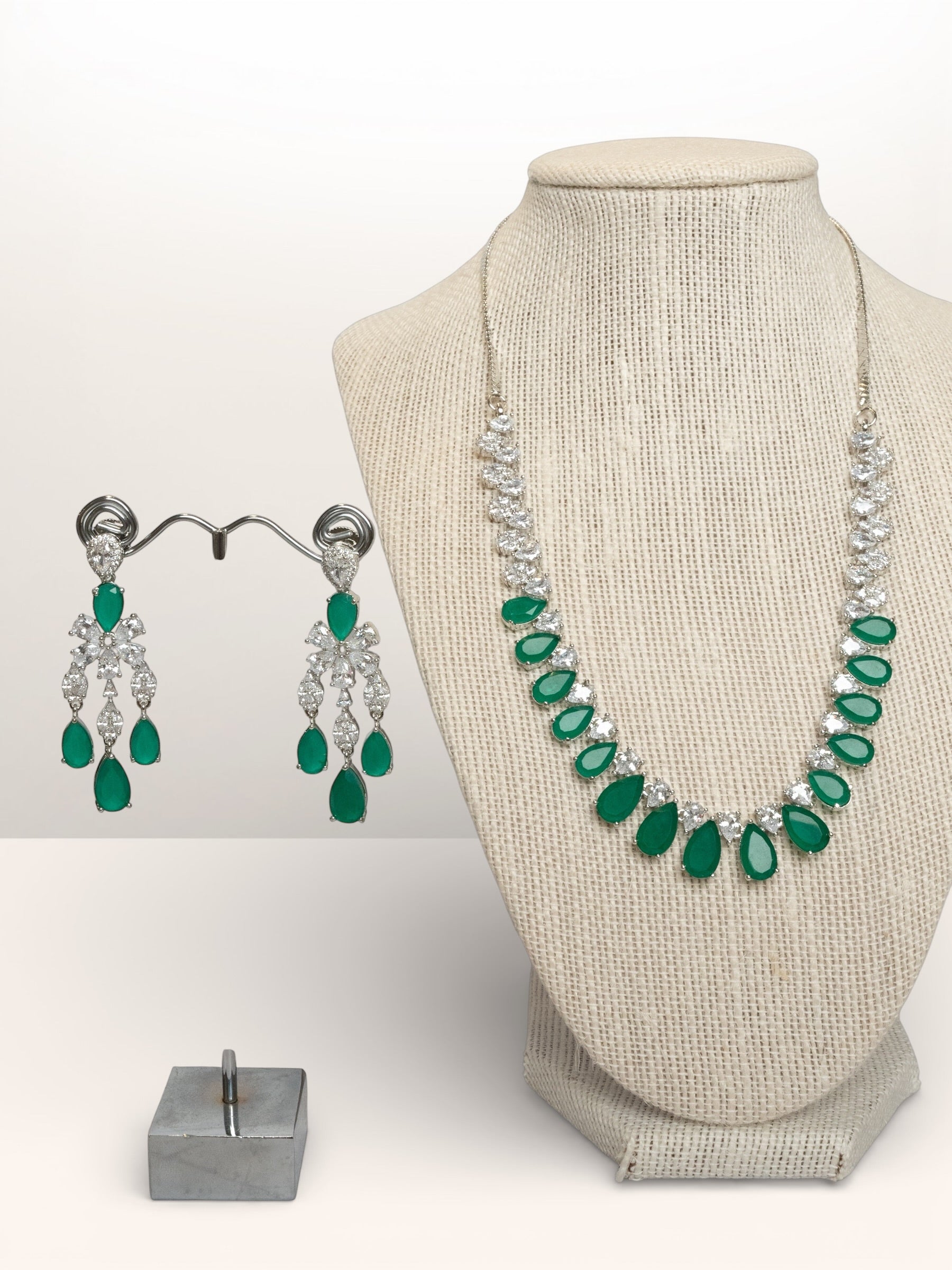 Earring and Neckpiece Set