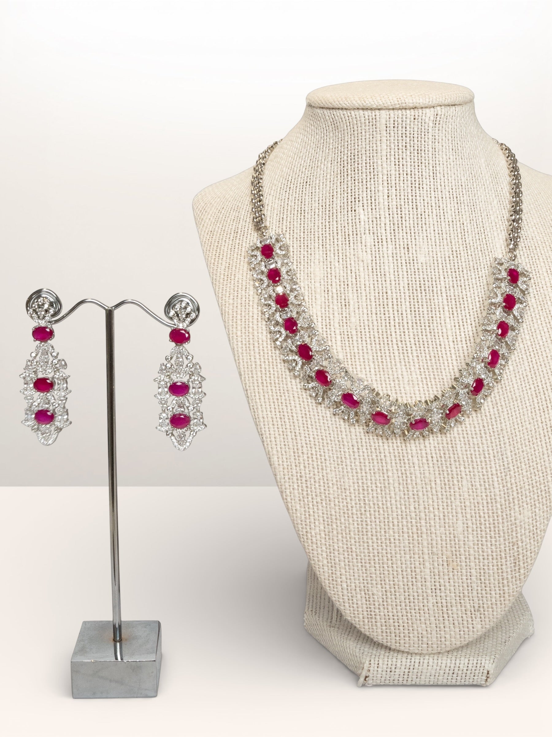 Earring and Neckpiece Set
