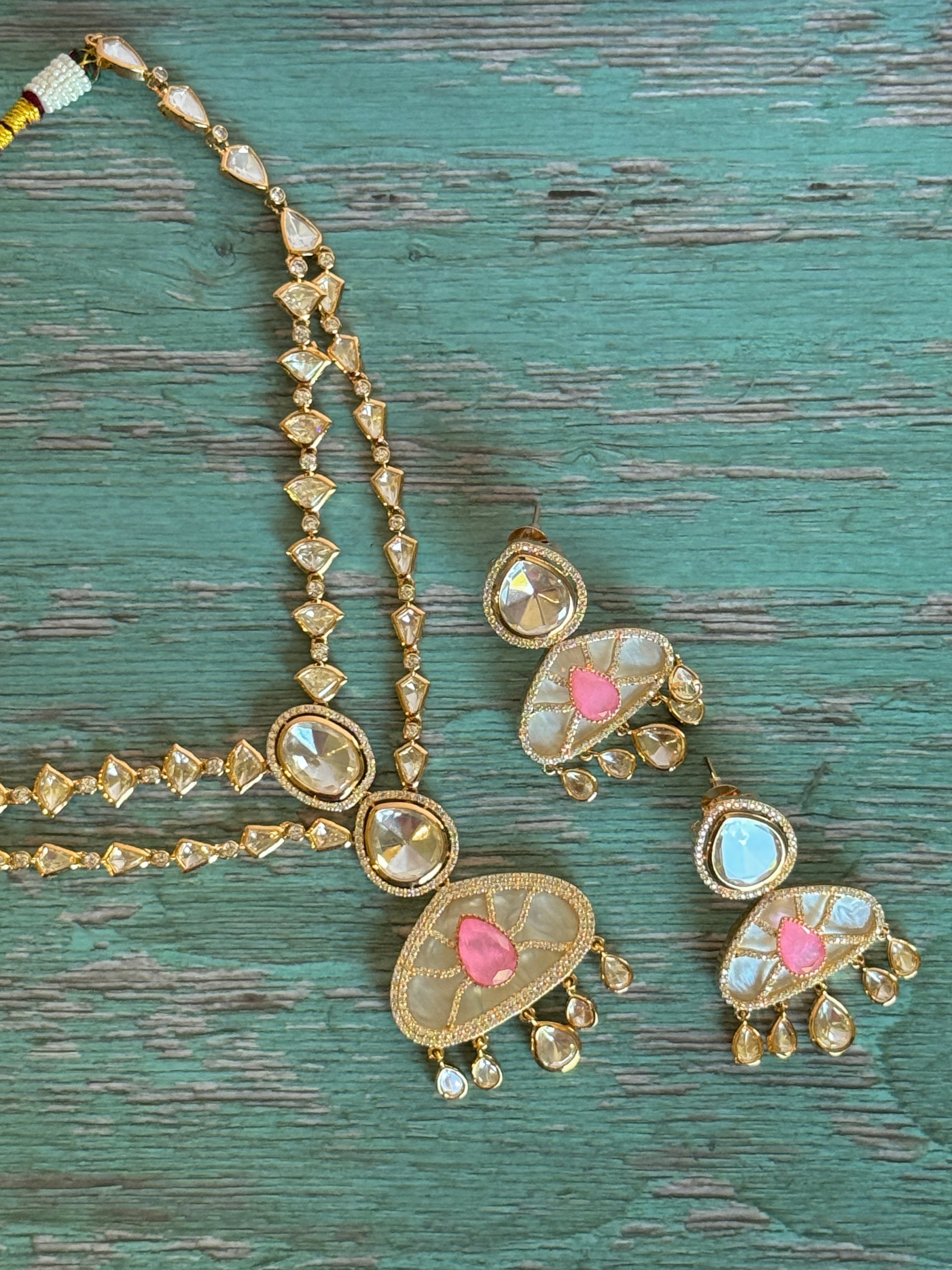 Earring and Neckpiece Set
